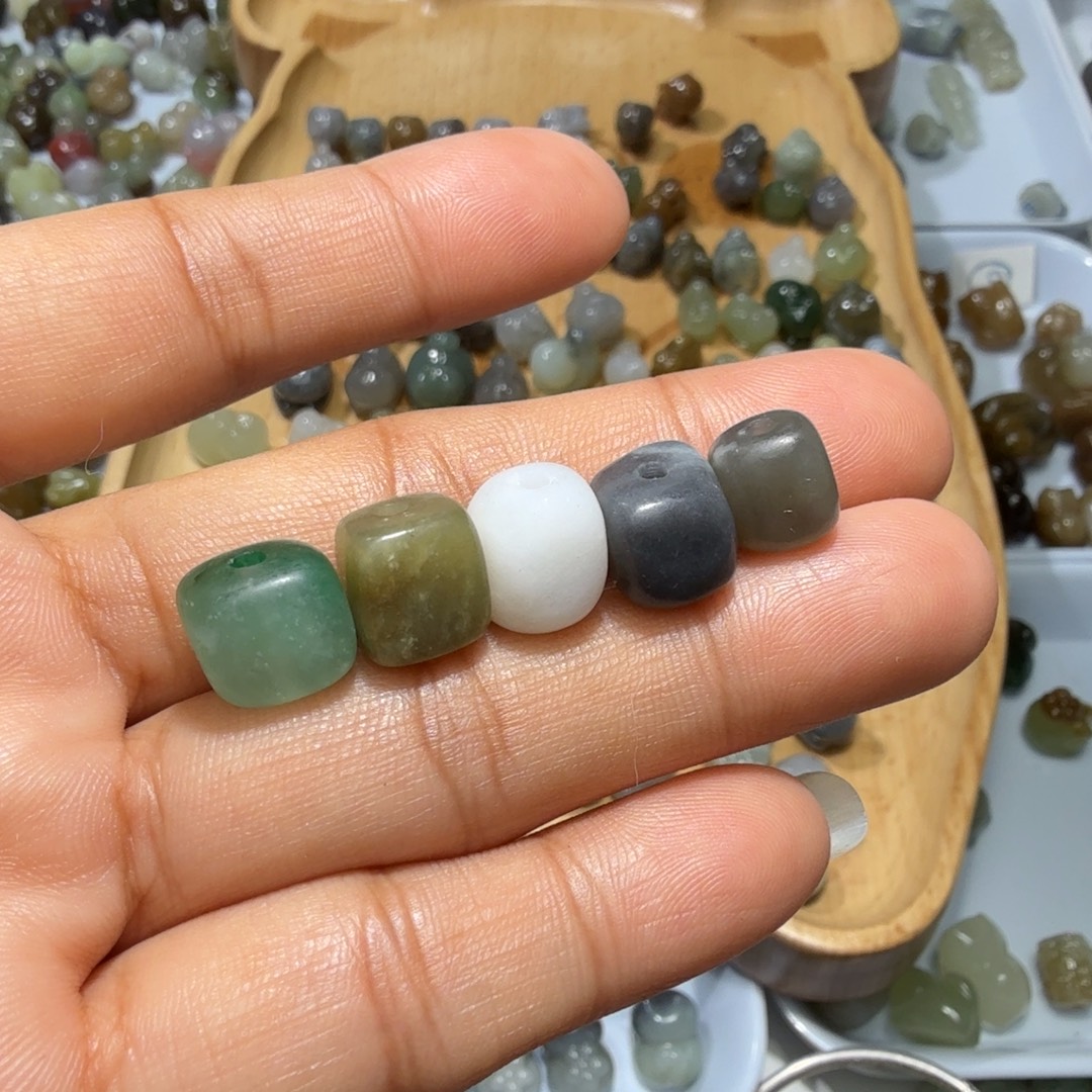 和田玉未镶嵌珠宝奇石