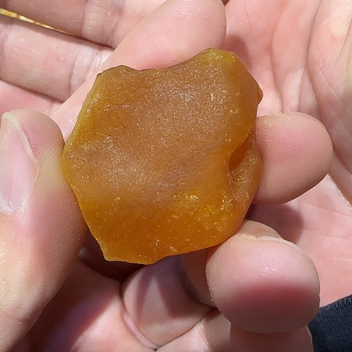 定制琥珀未镶嵌蜜蜡