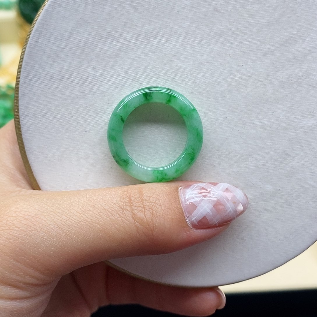 翡翠戒指未镶嵌戒指