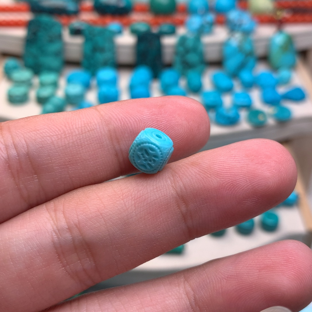 绿松石未镶嵌珠宝奇石