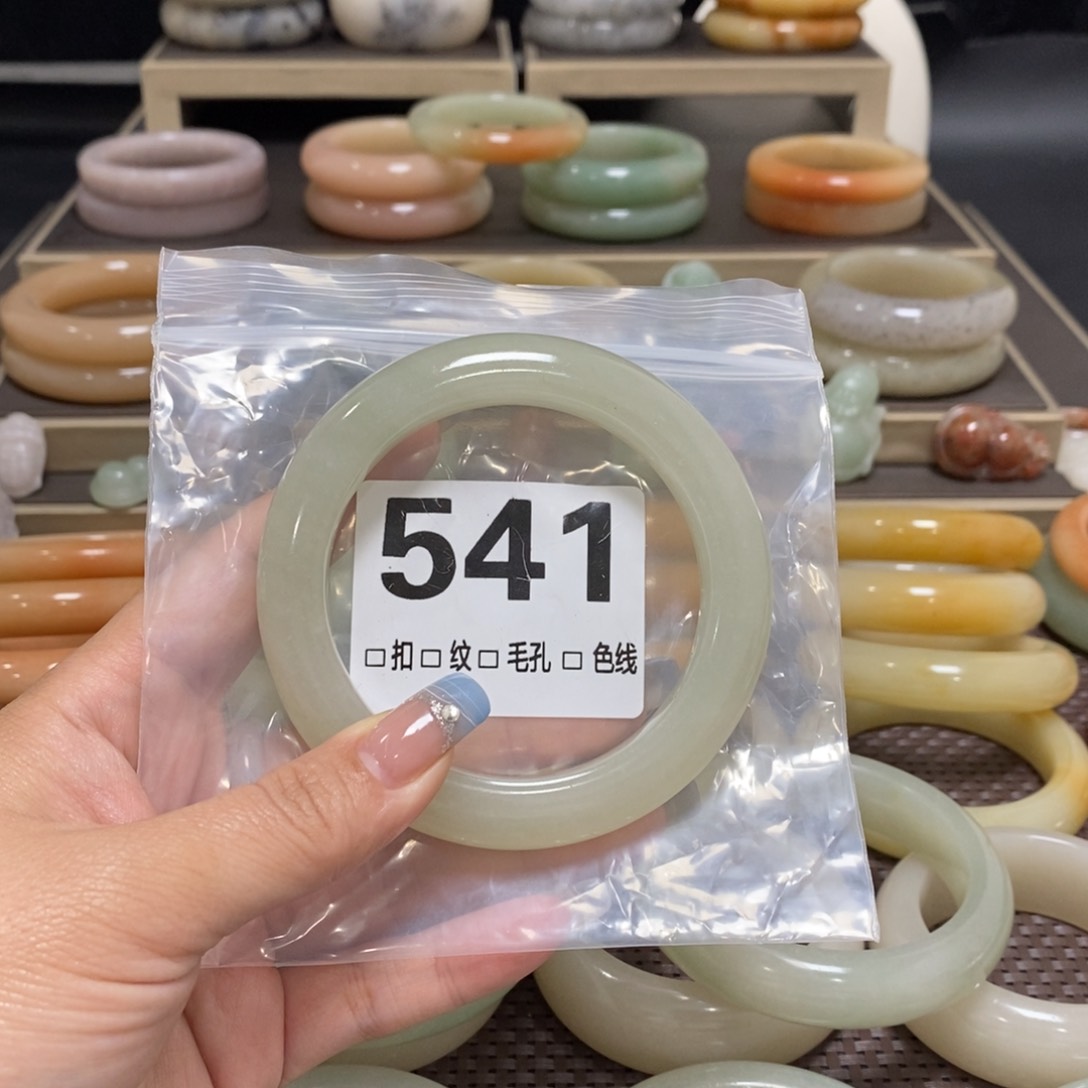 石英质玉手镯未镶嵌阿****图