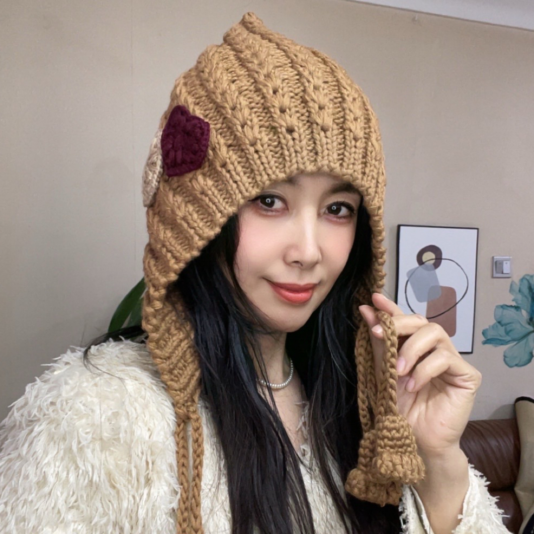 纯手工编织花朵双层辫子毛线帽子冷帽女秋冬百搭护耳针织帽