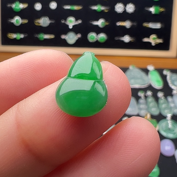 翡翠未镶嵌颈饰葫芦12.8