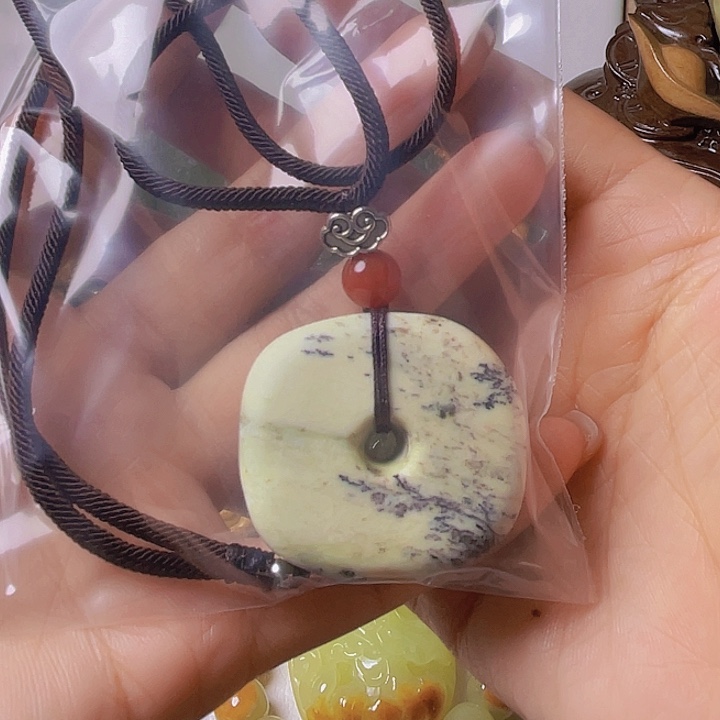 未镶嵌岫岩河磨玉（透闪石质玉）挂件^****^