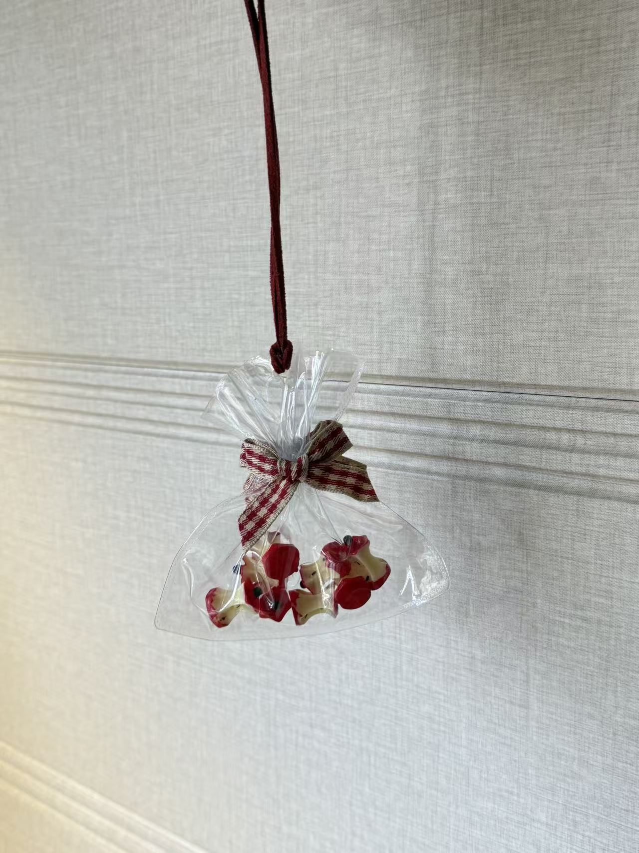 一袋苹果核手工挂件