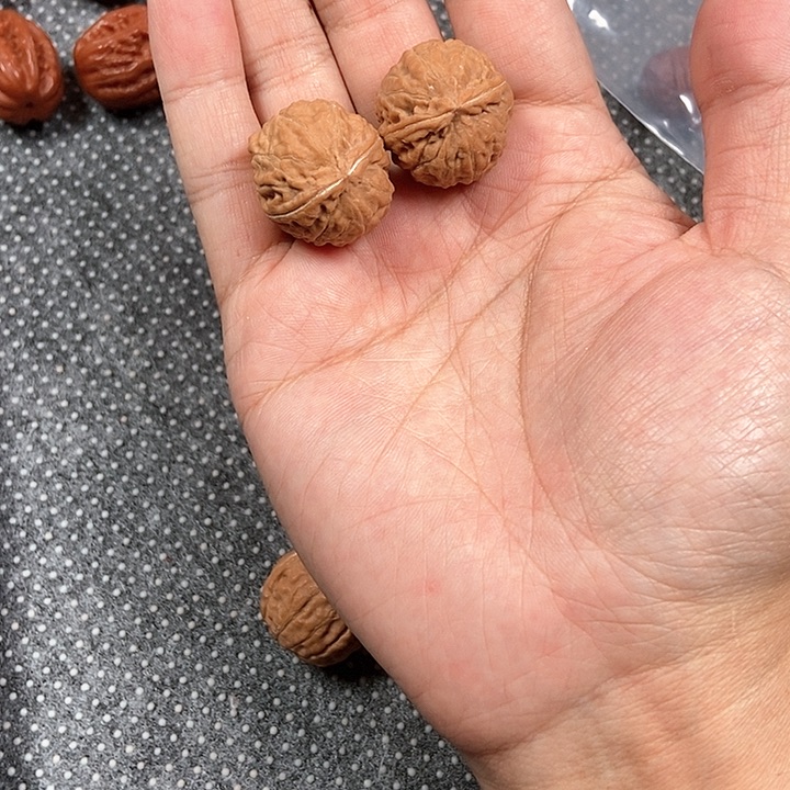 文玩核桃吊坠小肉纹