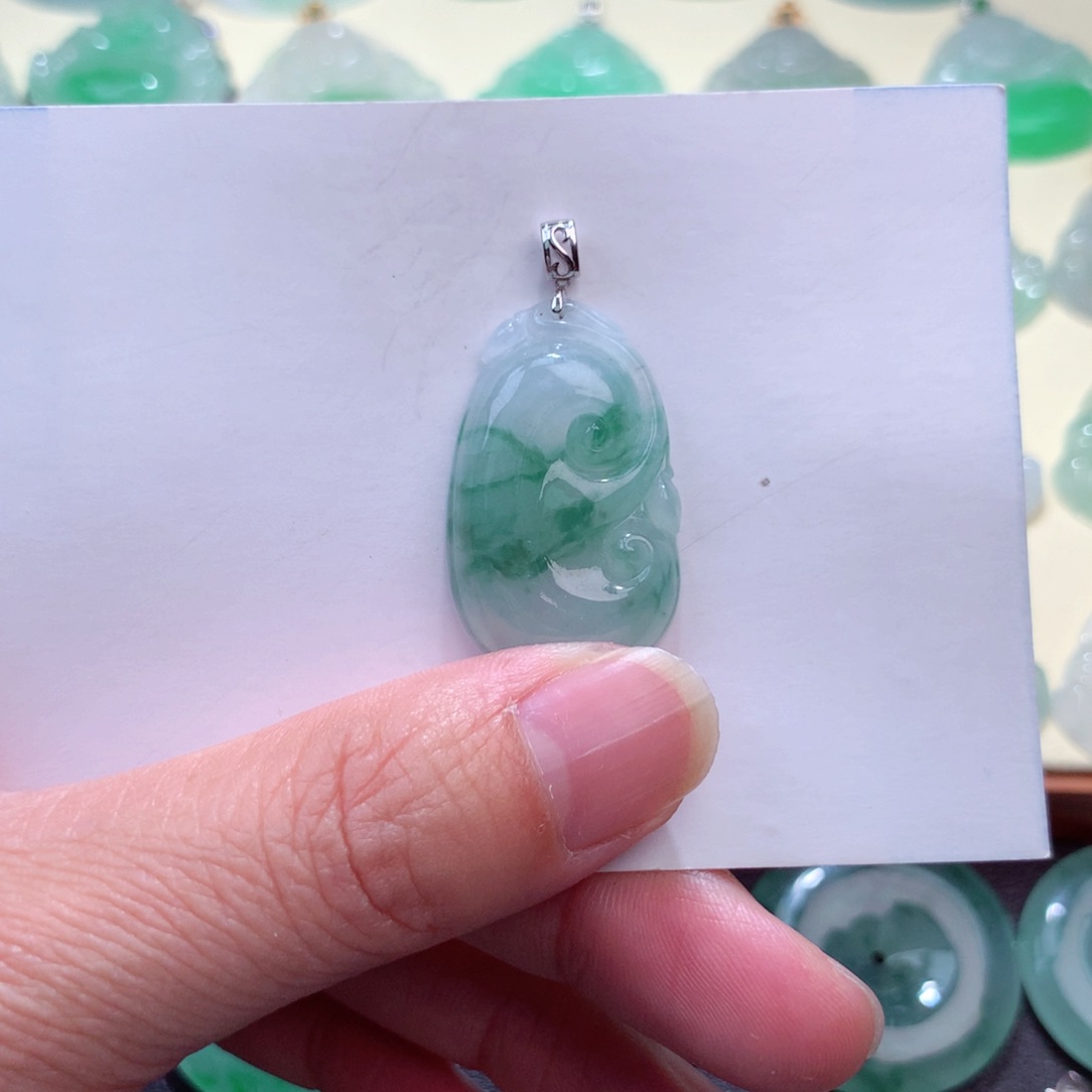 翡翠吊坠(不含链)18K金镶嵌