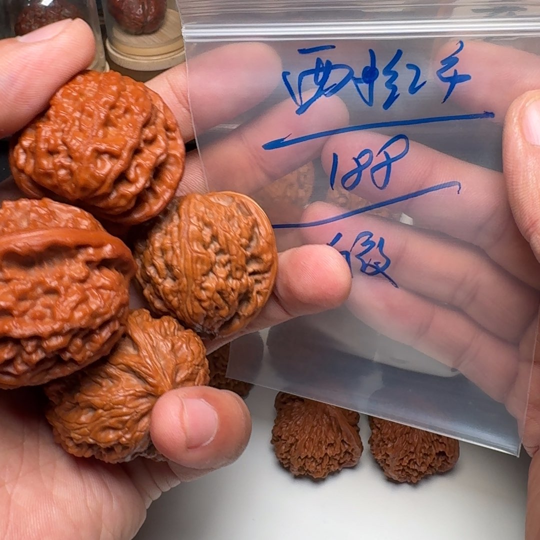 西***蛋把件文玩核桃梨木台➕水龙白夜