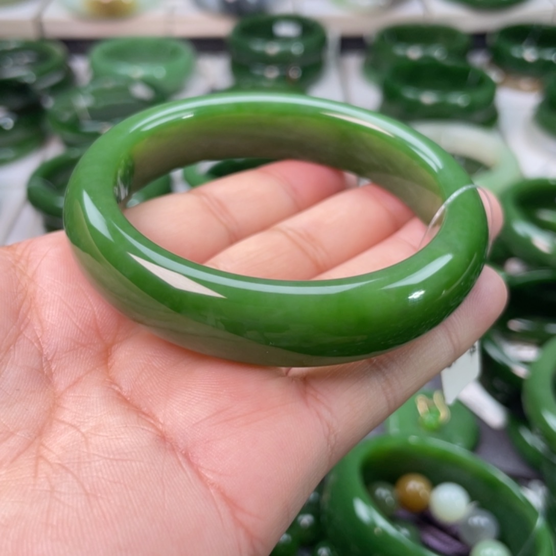 和田玉（碧玉）手镯未镶嵌