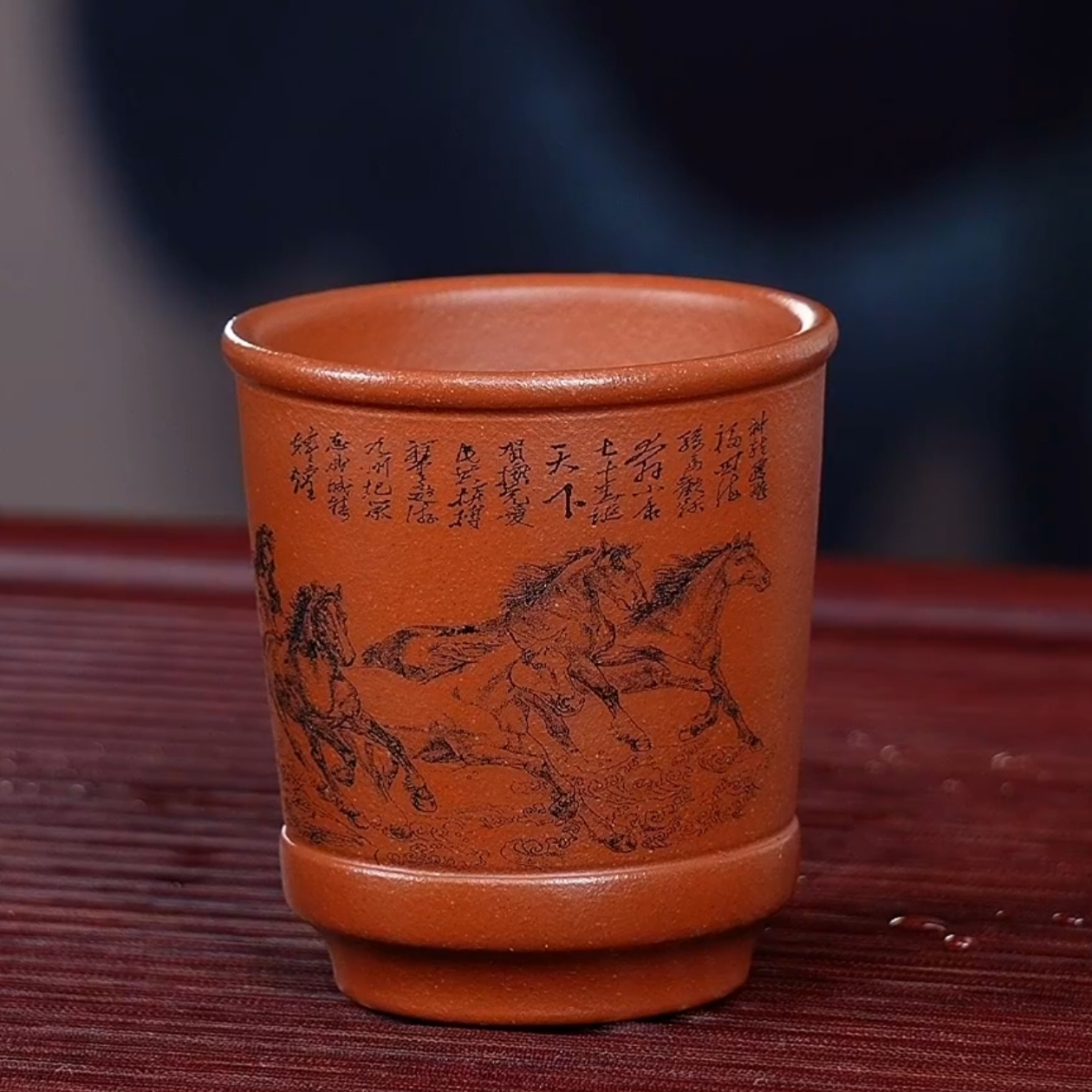 原矿紫砂主人杯  朱泥  精雕细刻  万马奔腾