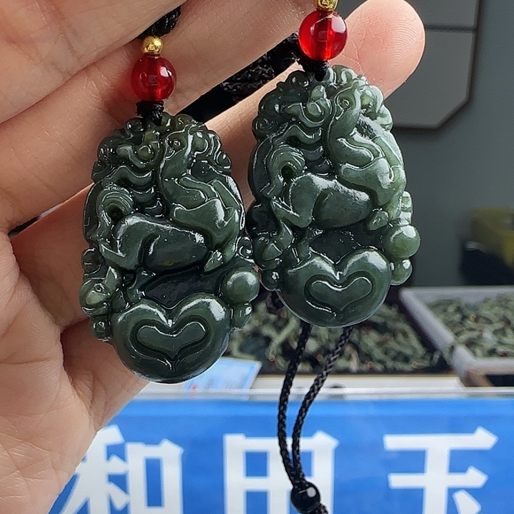 和田玉未镶嵌颈饰