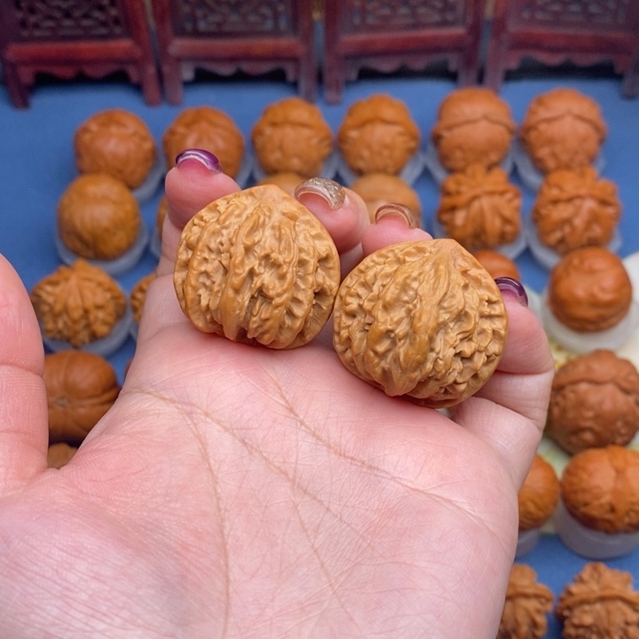 文玩核桃吊坠Y***苏九龙筋