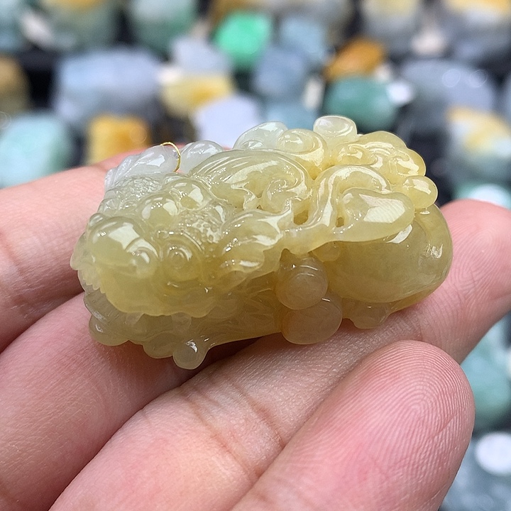 翡翠未镶嵌颈饰天然缅甸翡翠貔貅吊坠