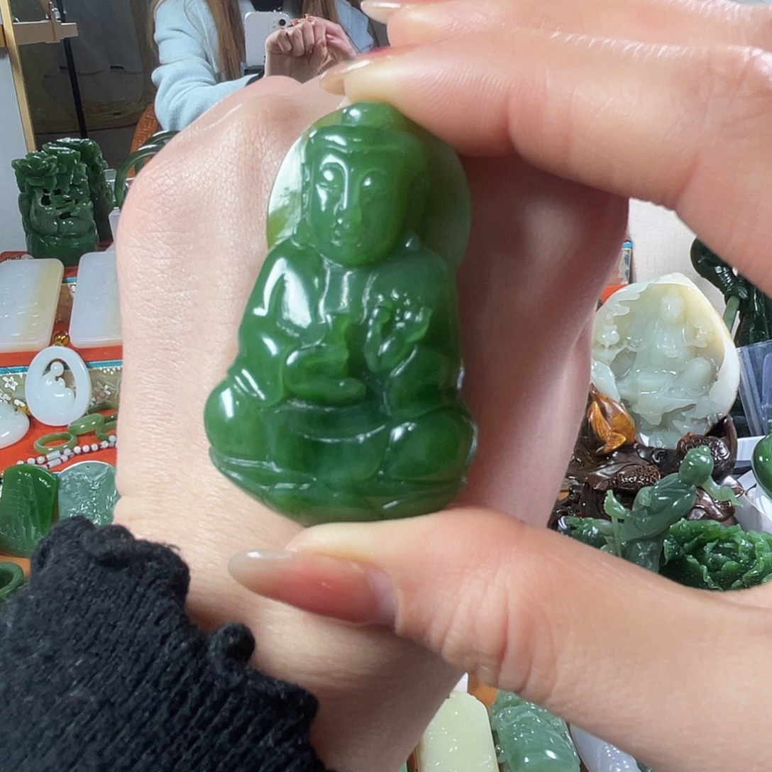 哲***瑞和田玉（碧玉）未镶嵌挂件和田玉俄罗斯碧玉菠菜绿