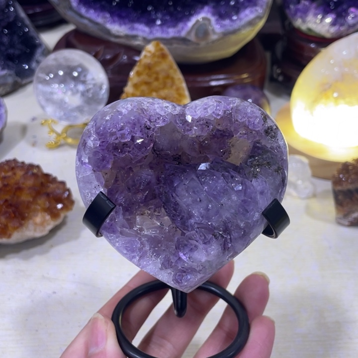 紫晶水晶摆件未镶嵌