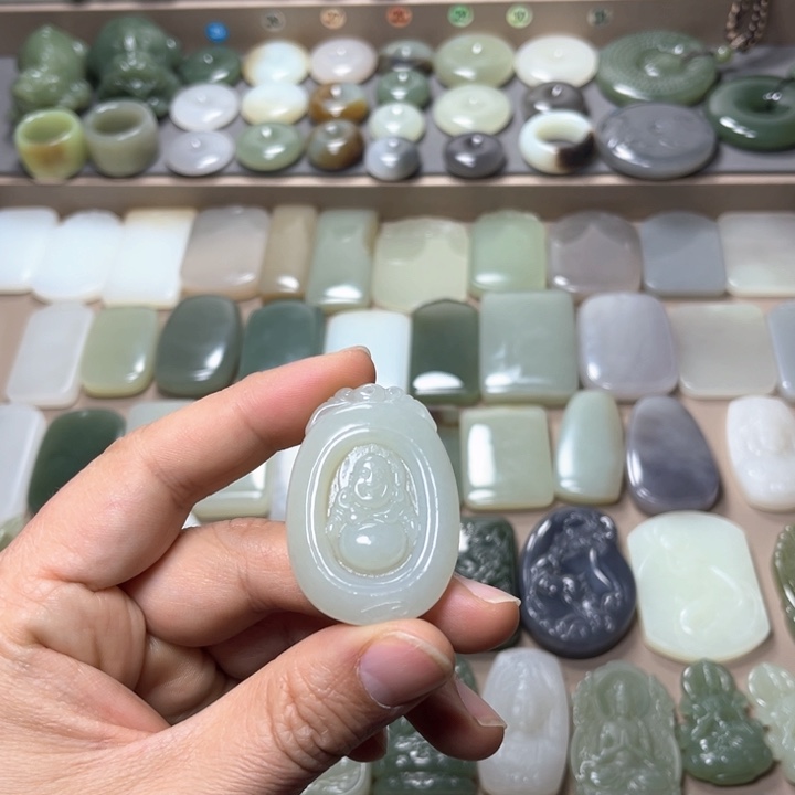 和田玉颈饰未镶嵌