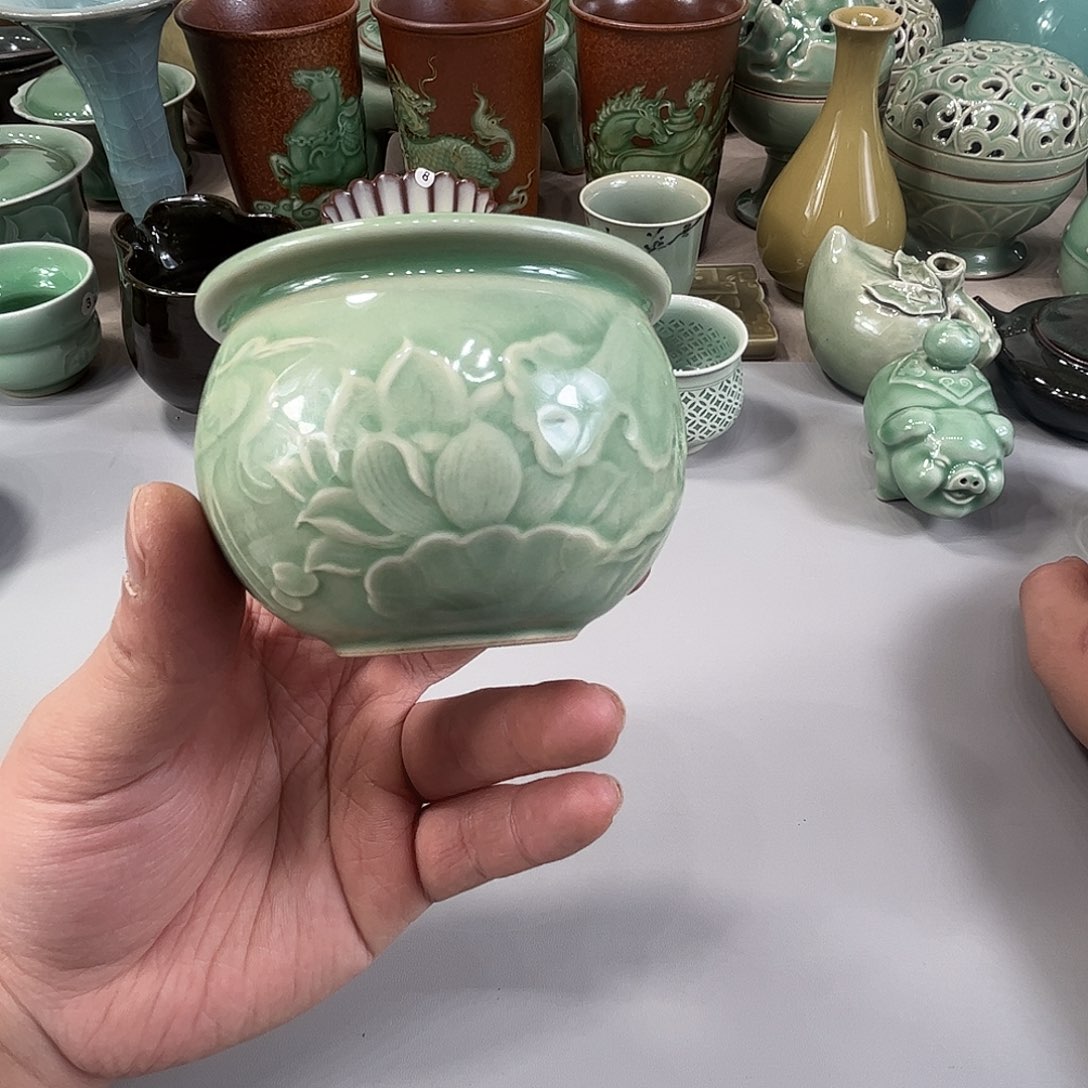 梅子青釉风水缸杯