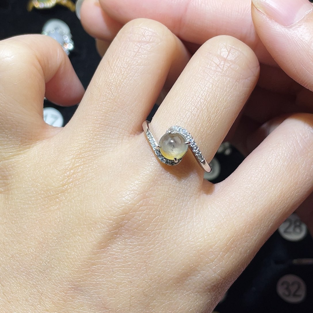 翡翠未镶嵌戒指戒指