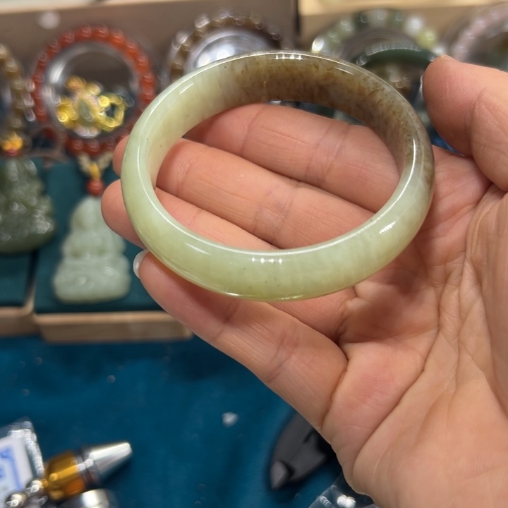 和田玉手镯未镶嵌55圈围10691