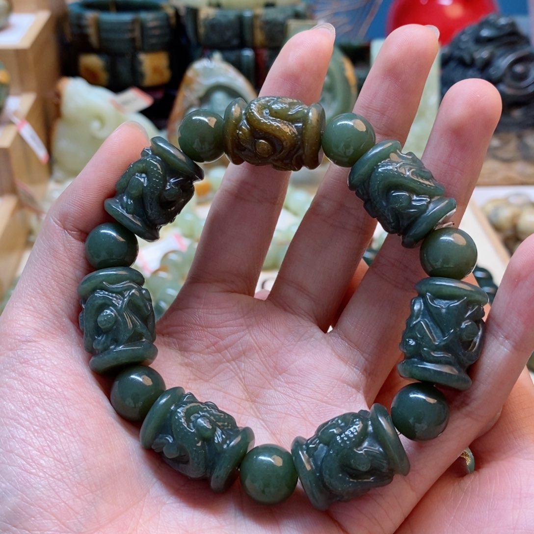 透闪石质玉手串未镶嵌