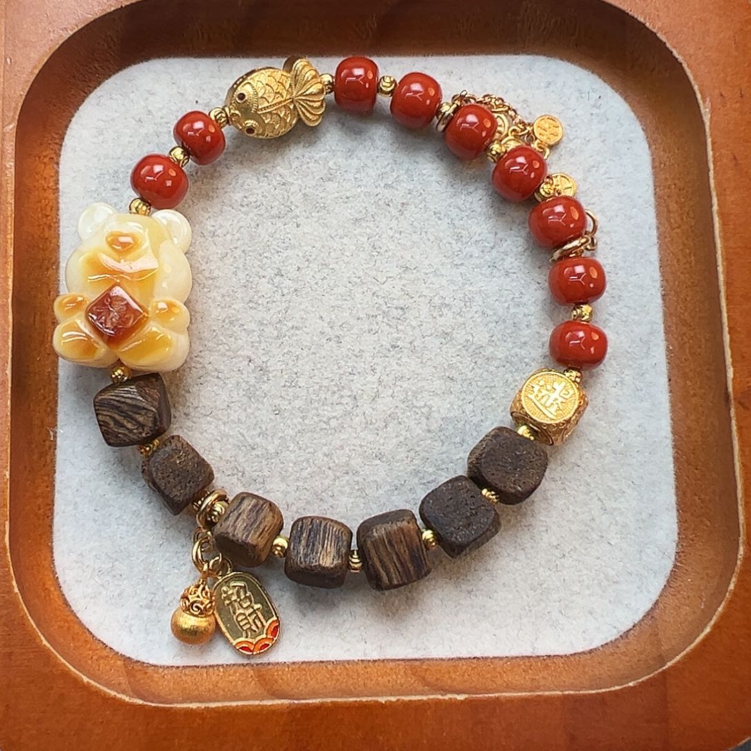 未镶嵌琥珀珠宝奇石