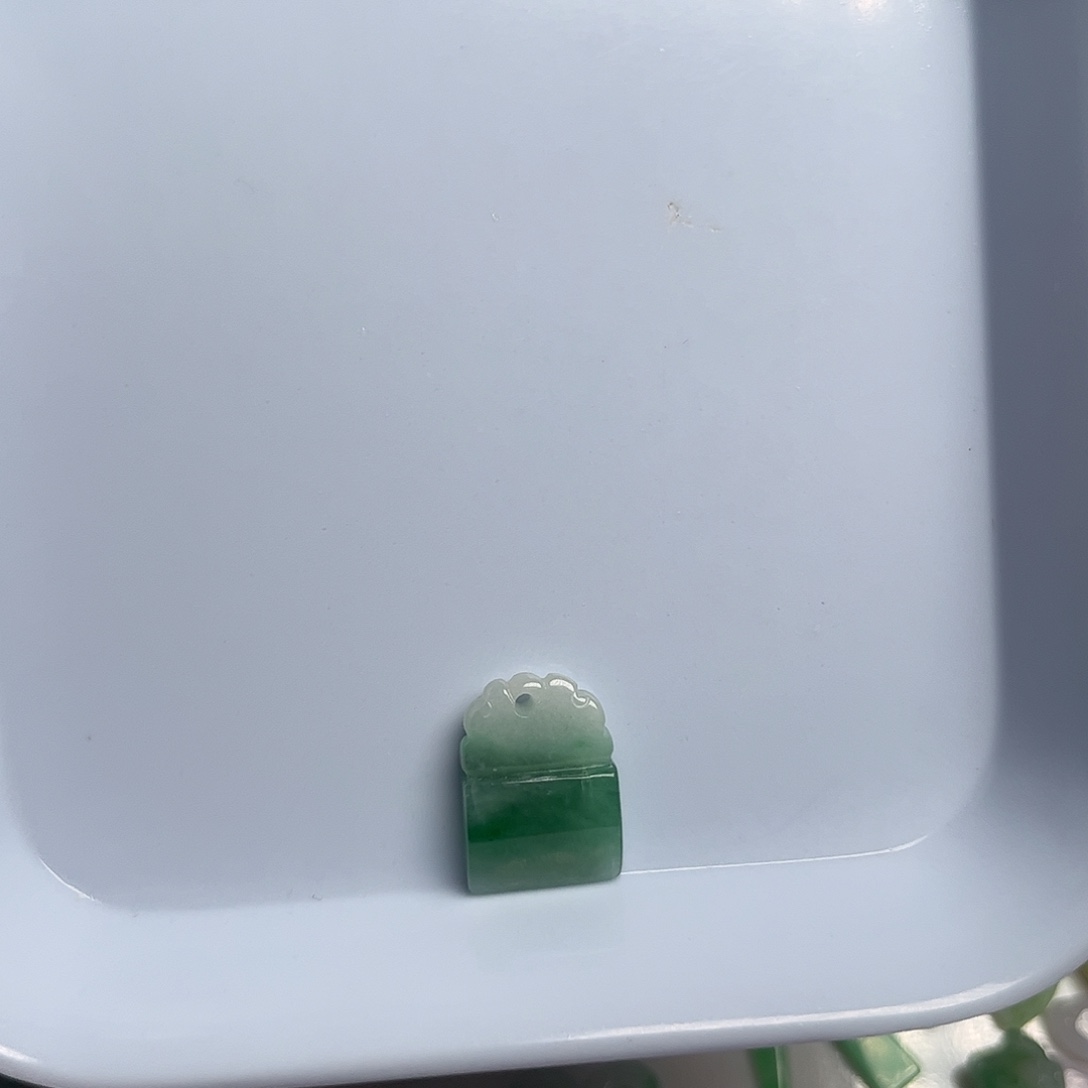 翡翠未镶嵌颈饰天然翡翠