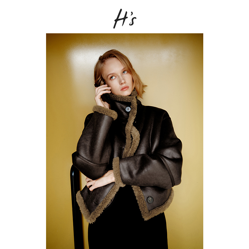 HS翻毛皮质外套女冬季新款高级设计感柔软羊毛保暖短款上衣