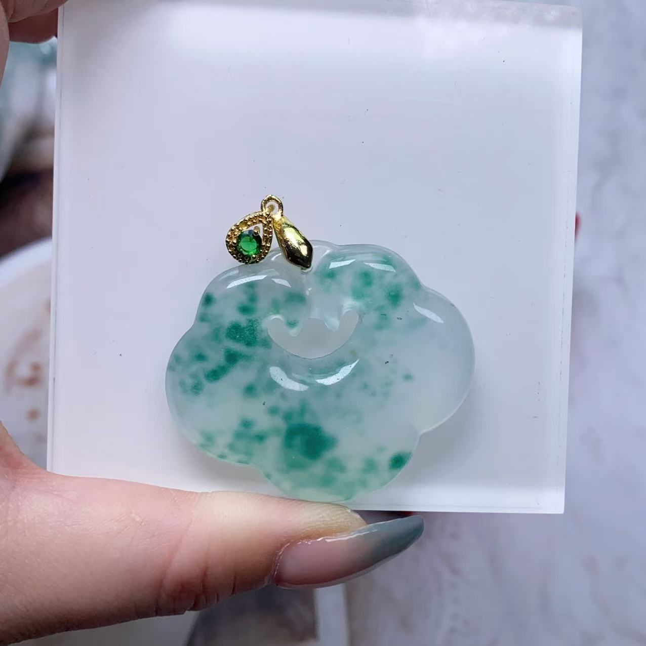 B915绿花如意吊坠