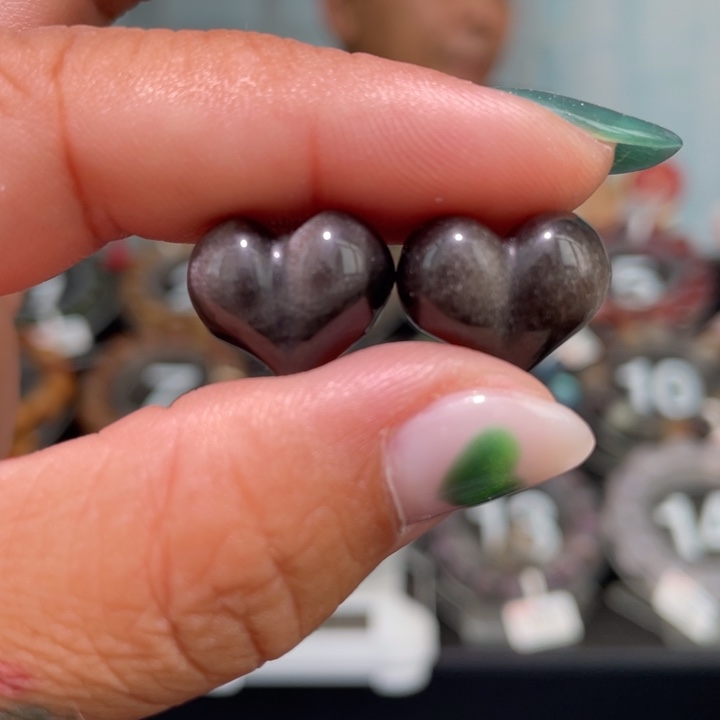 水晶手串未镶嵌银曜石屁桃一对