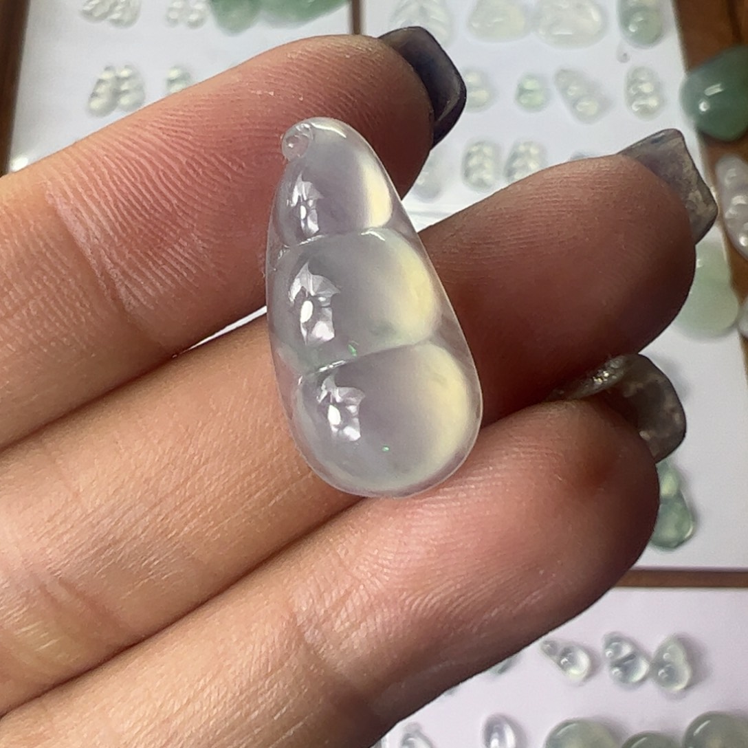 翡翠未镶嵌颈饰缅料翡翠飘花豆子