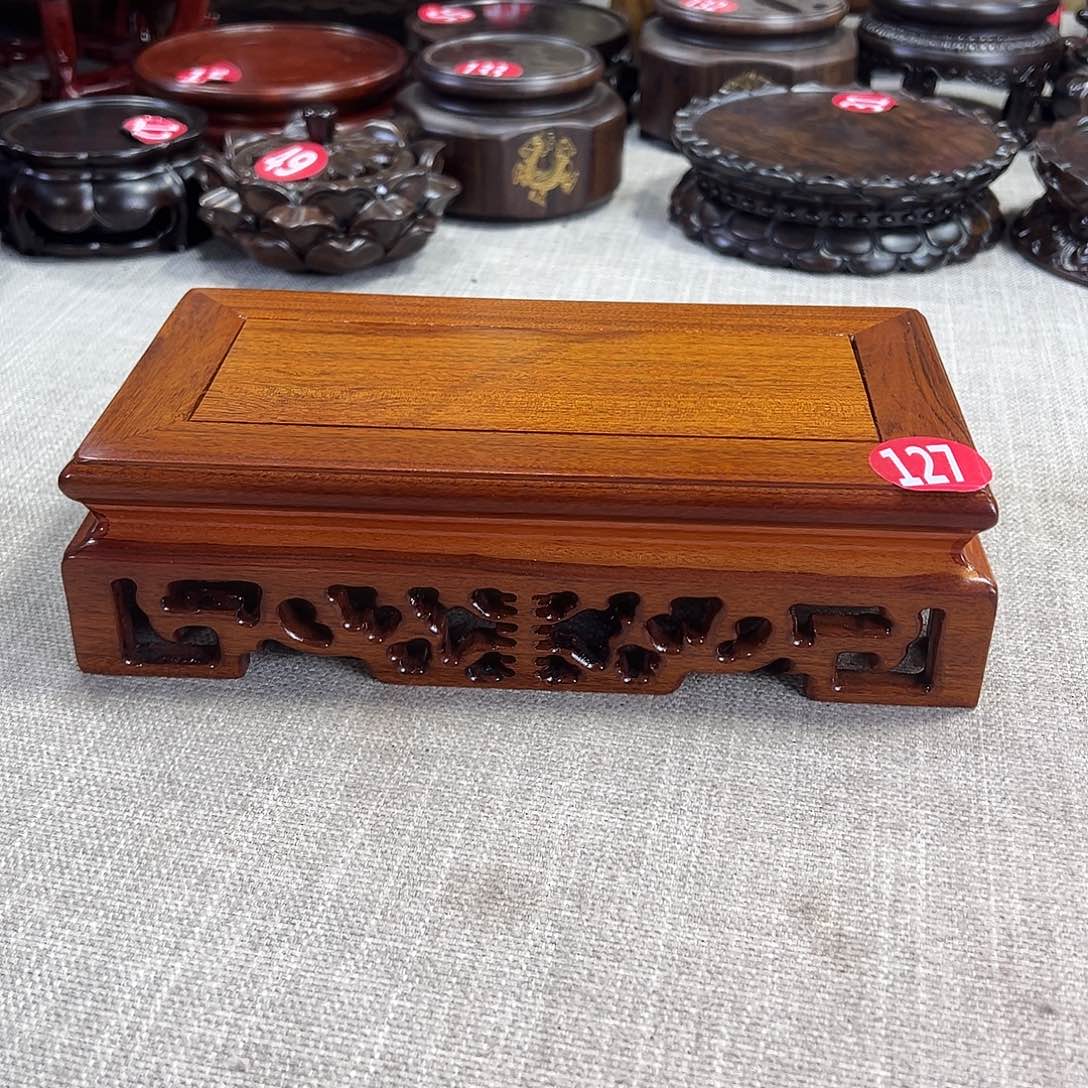 红木底座精雕工艺品