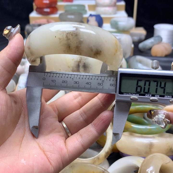 未镶嵌手镯石英质玉17