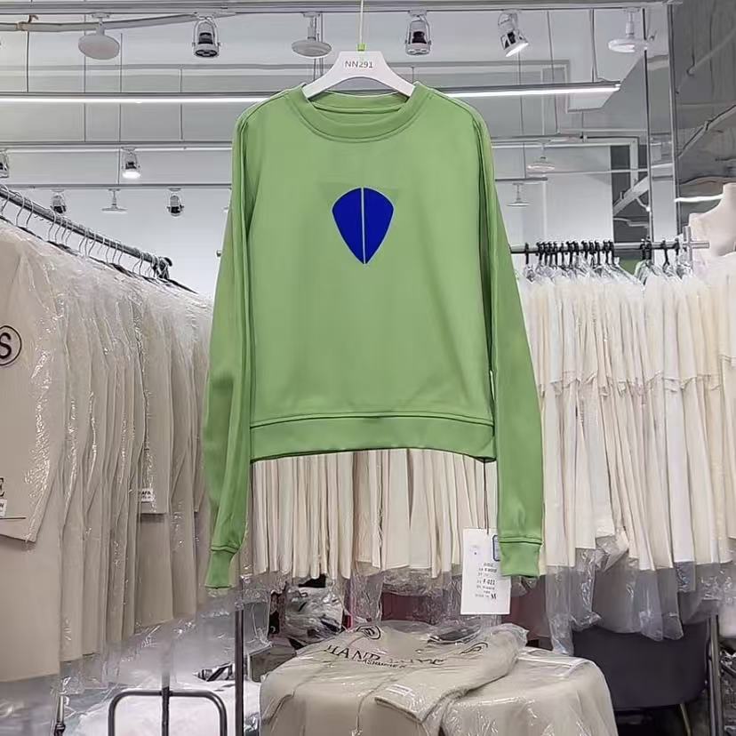 NN291【意法•KW】百搭休闲长袖卫衣秋季休闲风圆领短款套头女士