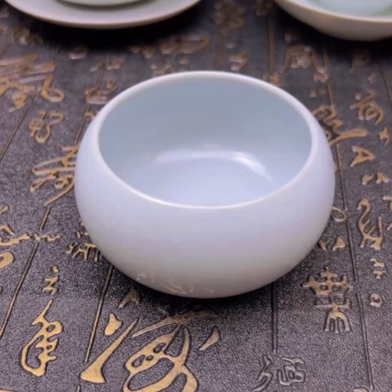 汝瓷月白仿古釉禅定杯