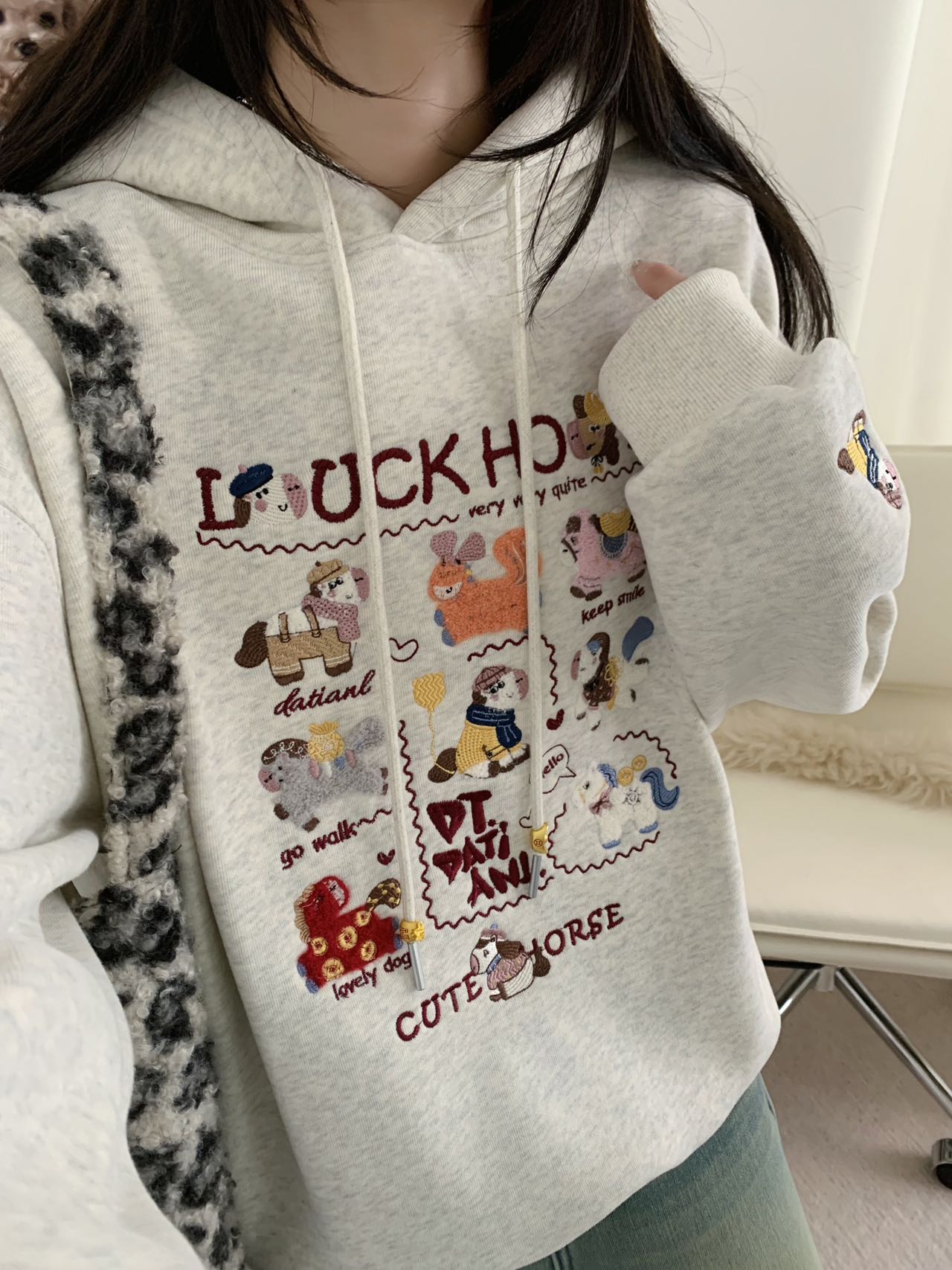 新款年款红色小马女士加绒宽松重工印花针织长袖秋冬连帽卫衣3773