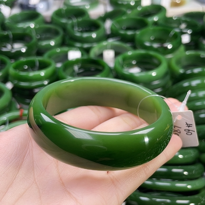 未镶嵌手镯和田玉（碧玉）