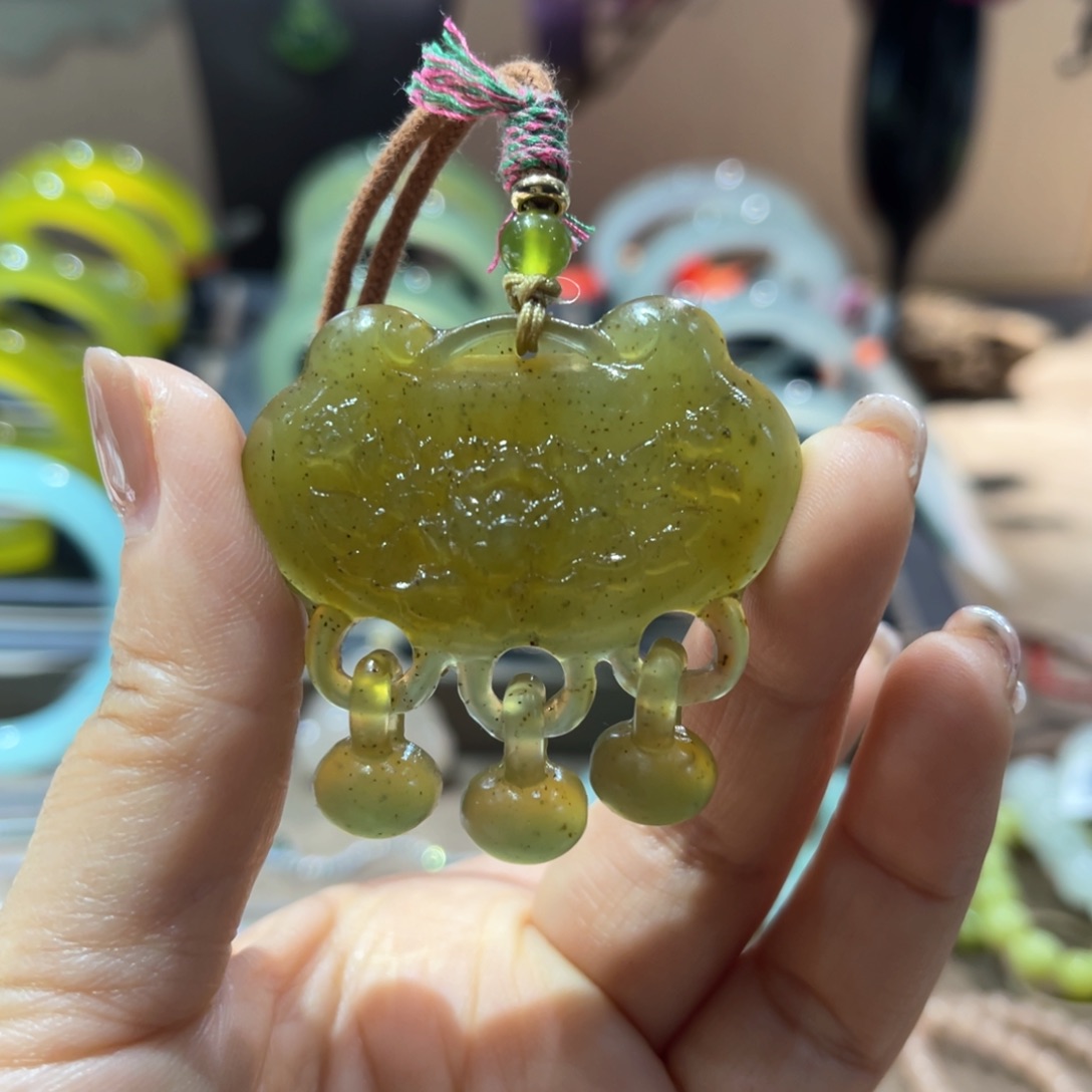 岫玉手镯未镶嵌手镯