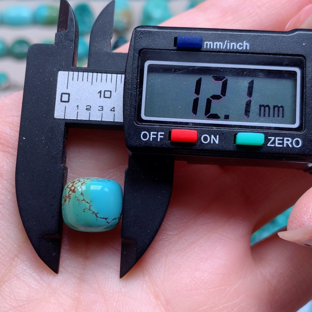 绿松石颈饰未镶嵌