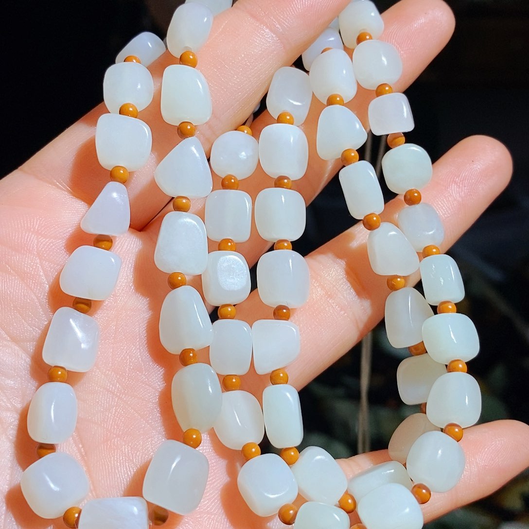 和田玉颈饰未镶嵌