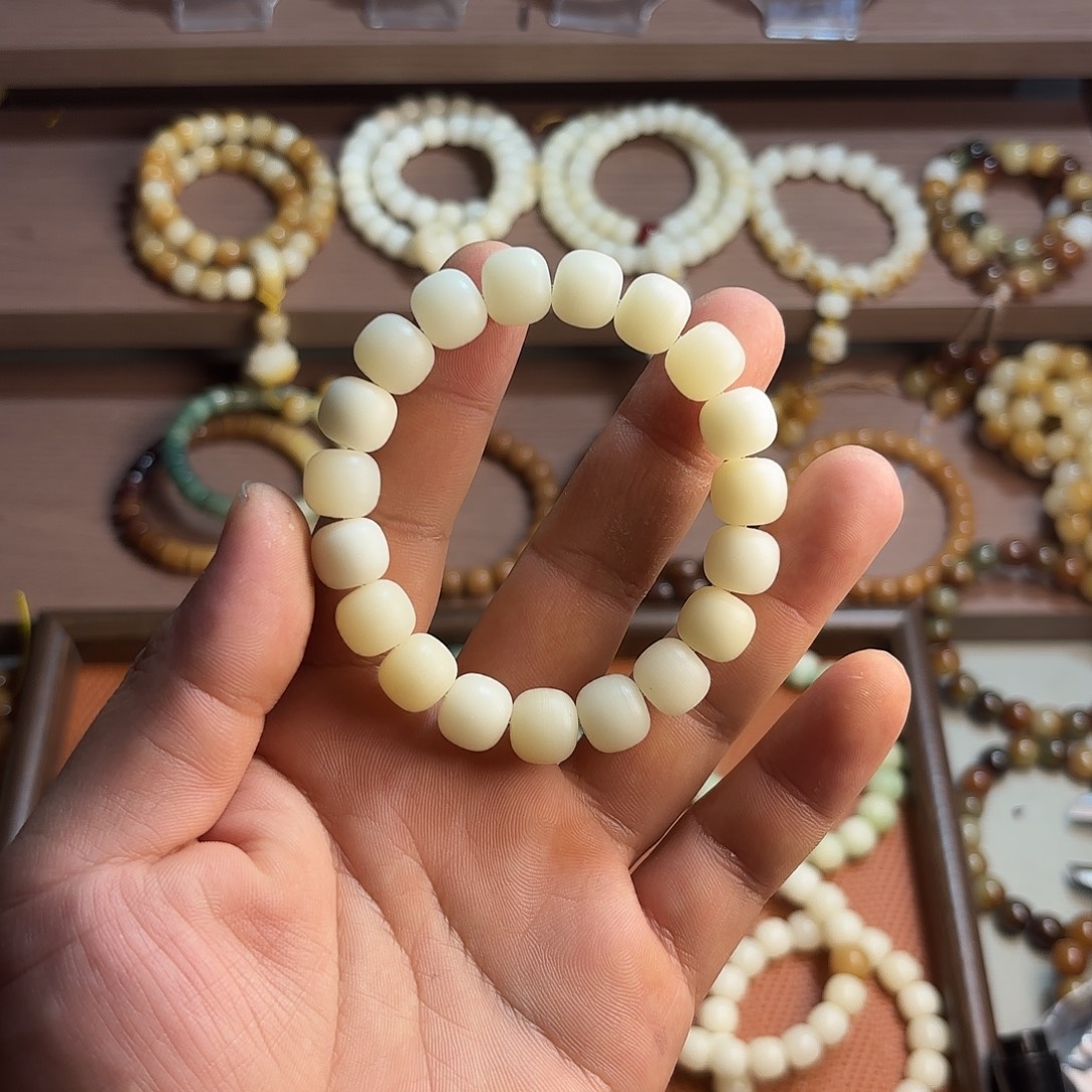 牧***云吊坠菩提根/象牙果