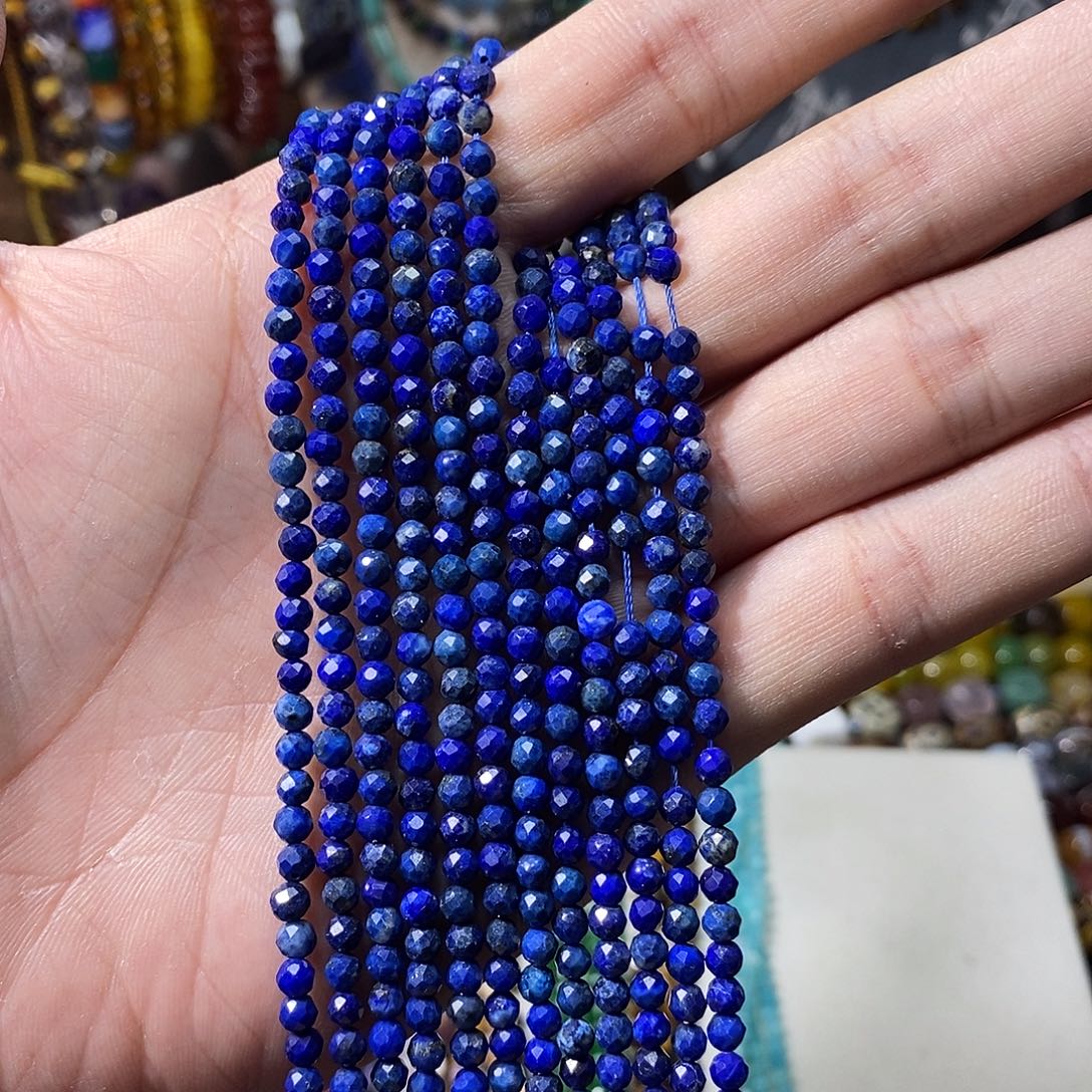 石英质玉未镶嵌，天然青金切面4mm，