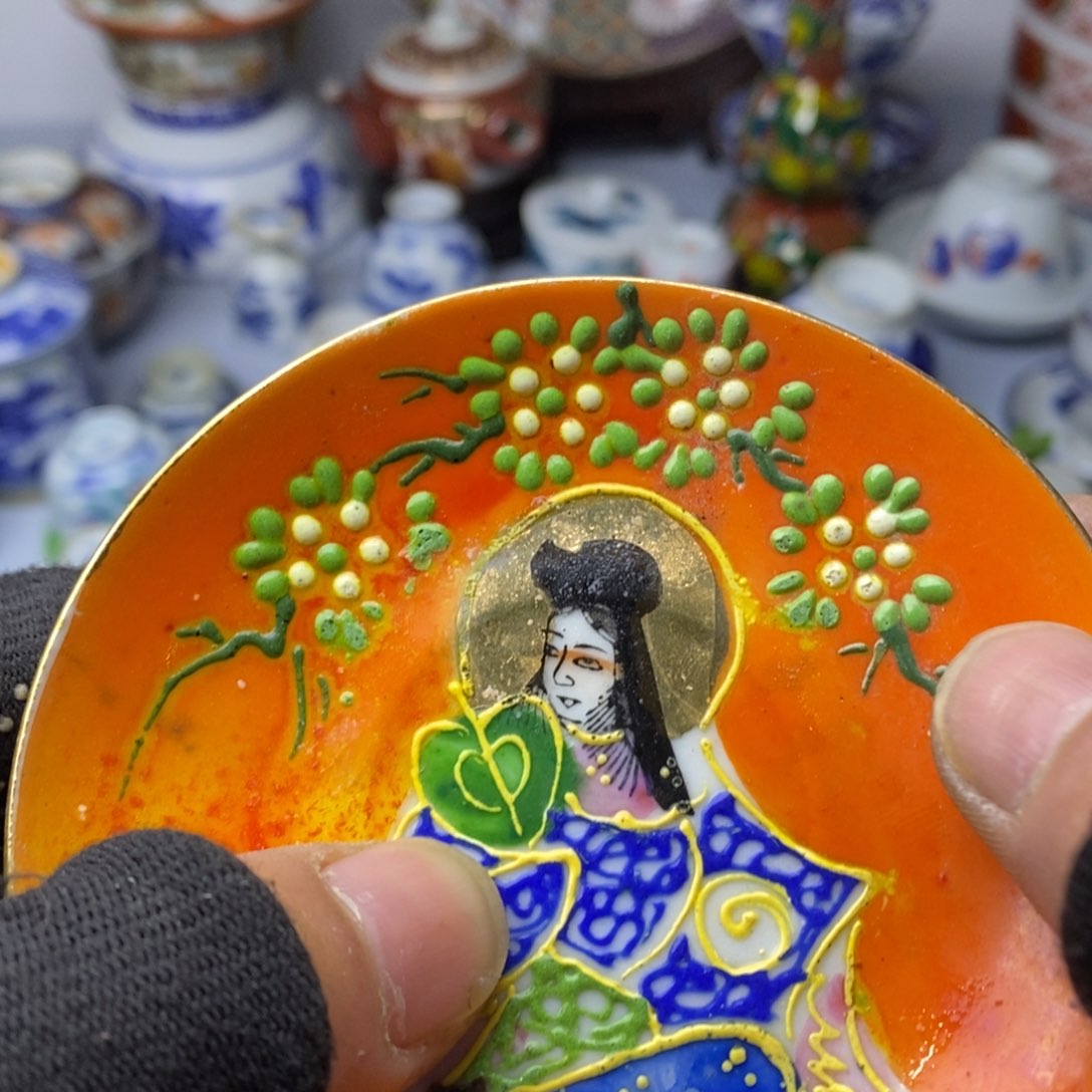 瓷片在这里可以看出来有个大