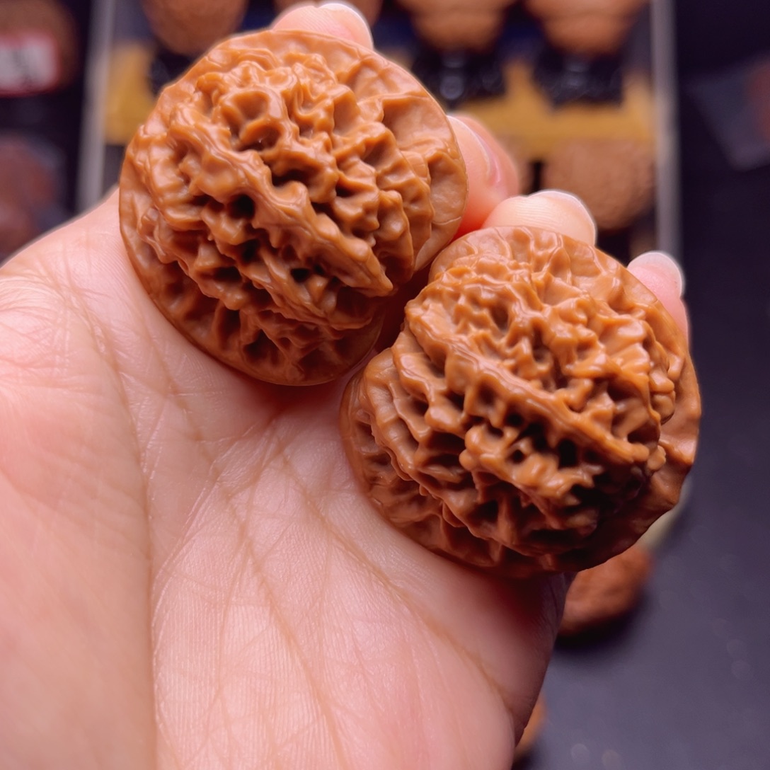 吊坠文玩核桃秦闷狮子头，货头对