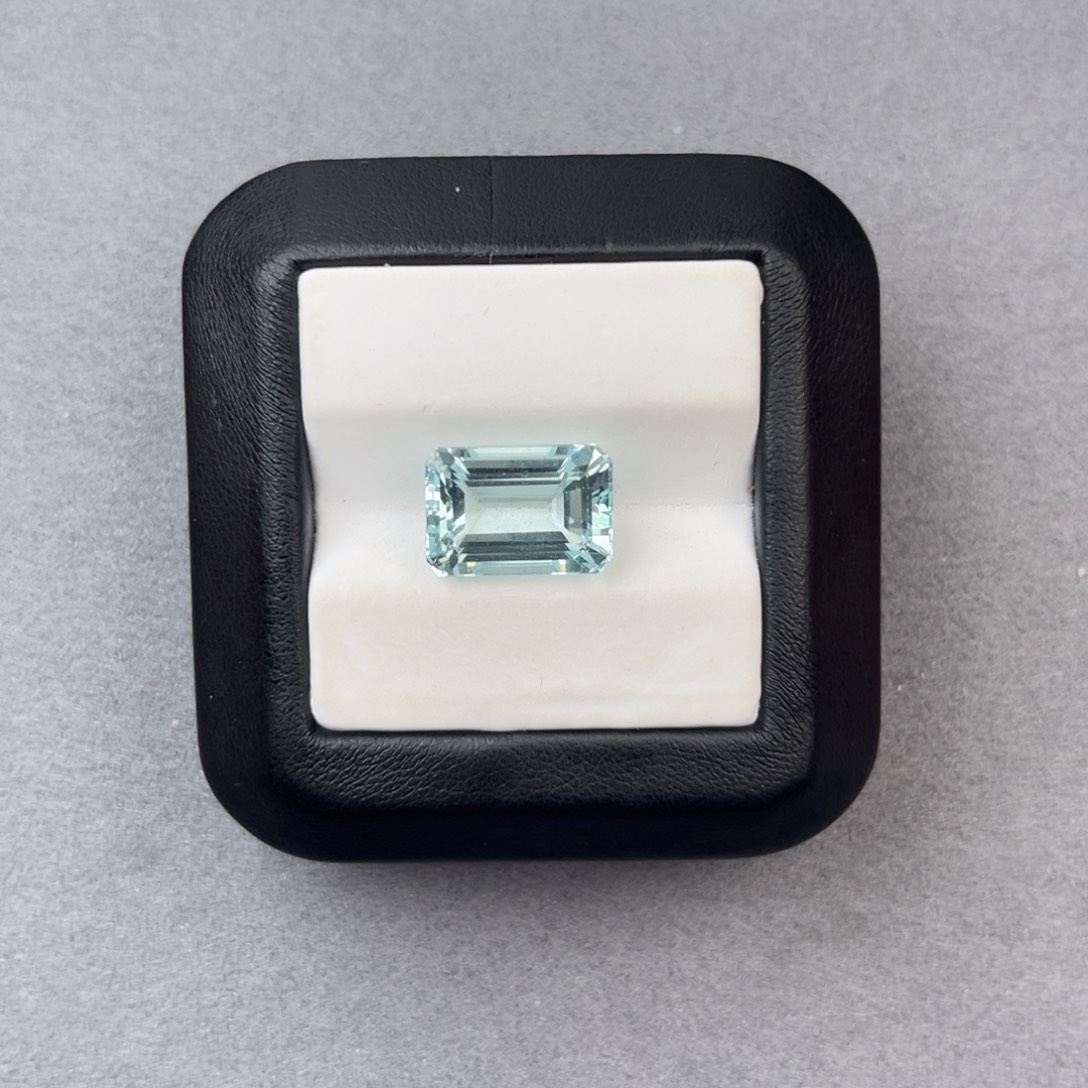 海蓝宝石裸石未镶嵌天然全净无瑕7.6CT