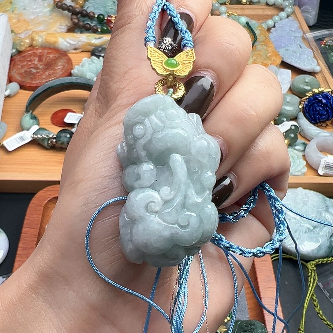 翡翠吊坠(赠链)未镶嵌吊坠