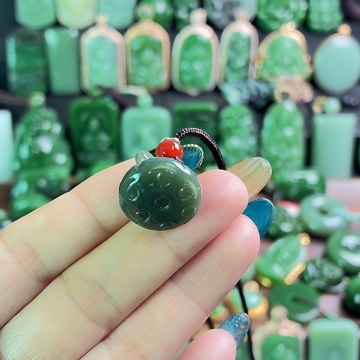 好***莲和田玉未镶嵌挂件