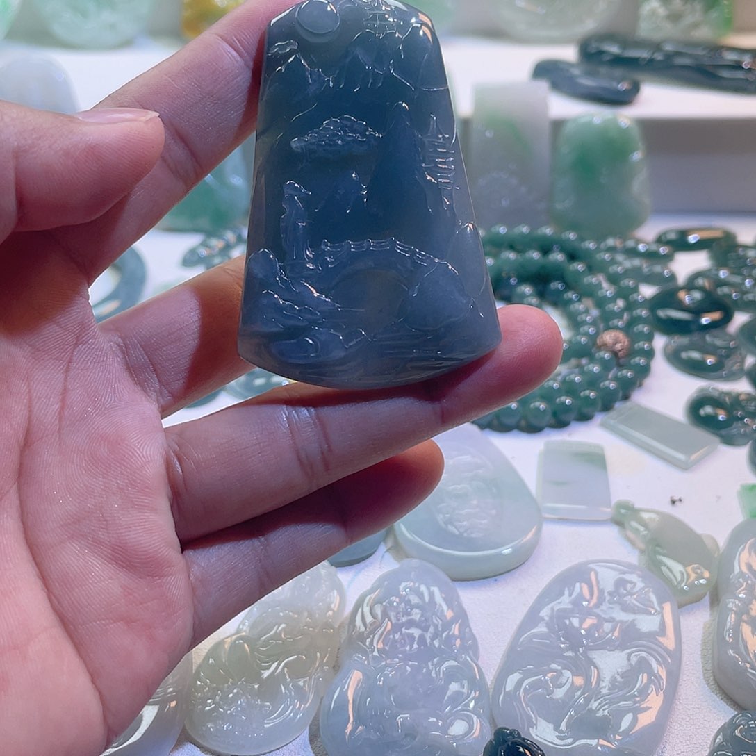 翡翠颈饰未镶嵌翡翠挂件