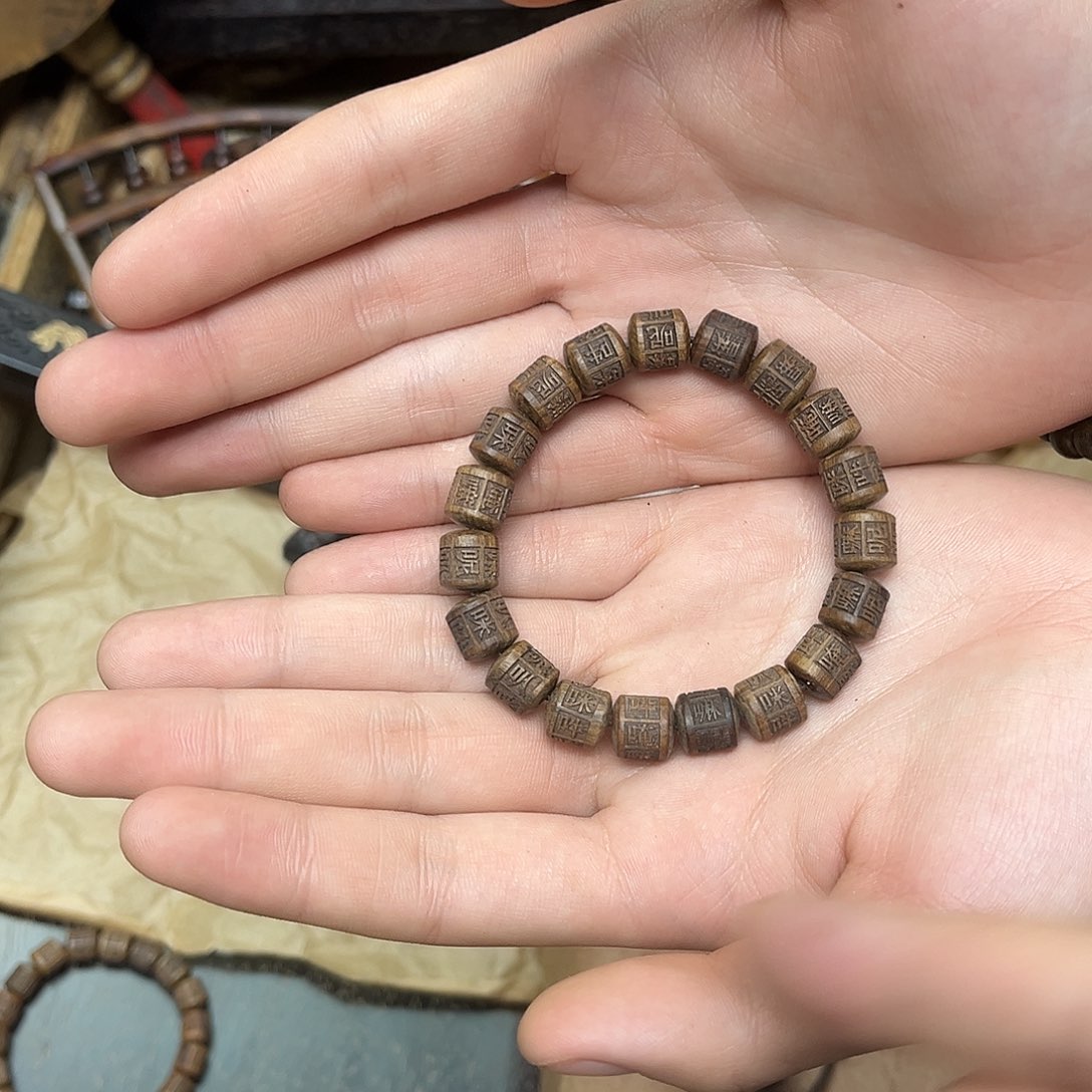 大叶紫檀（黑酸枝木类）