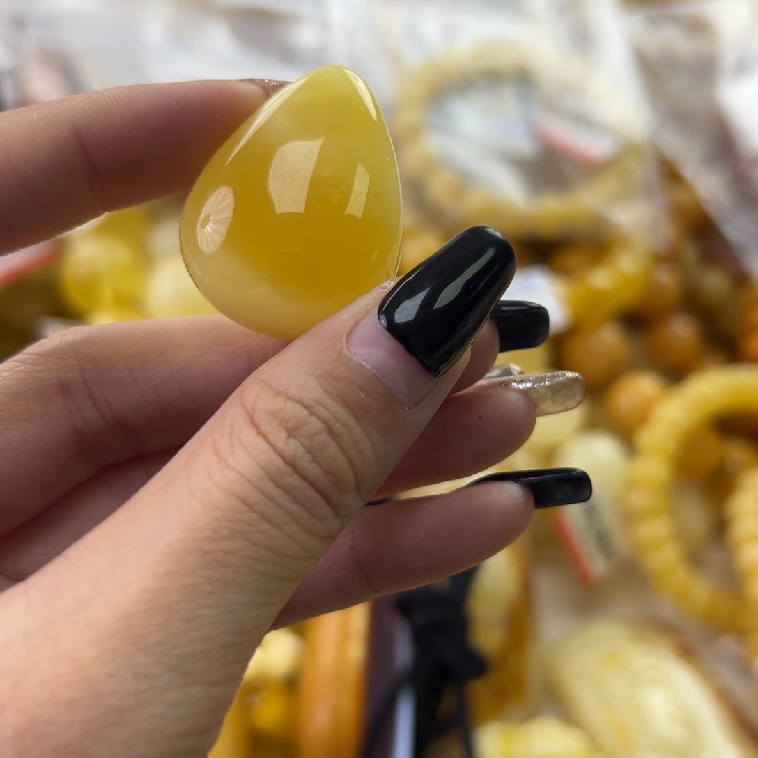 琥珀珠宝奇石未镶嵌