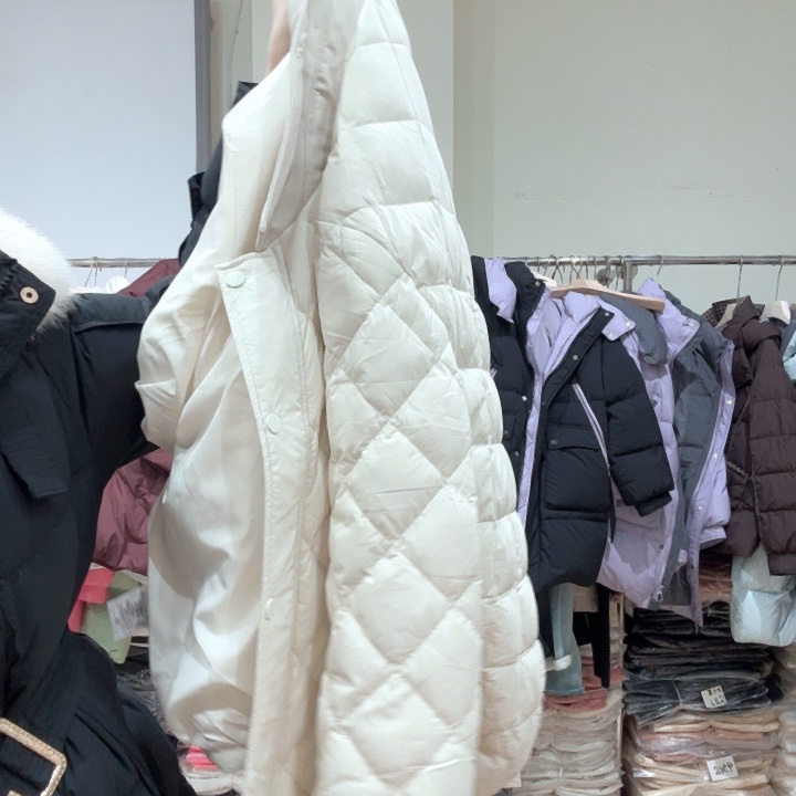 往****芮娜依莲芮娜依莲